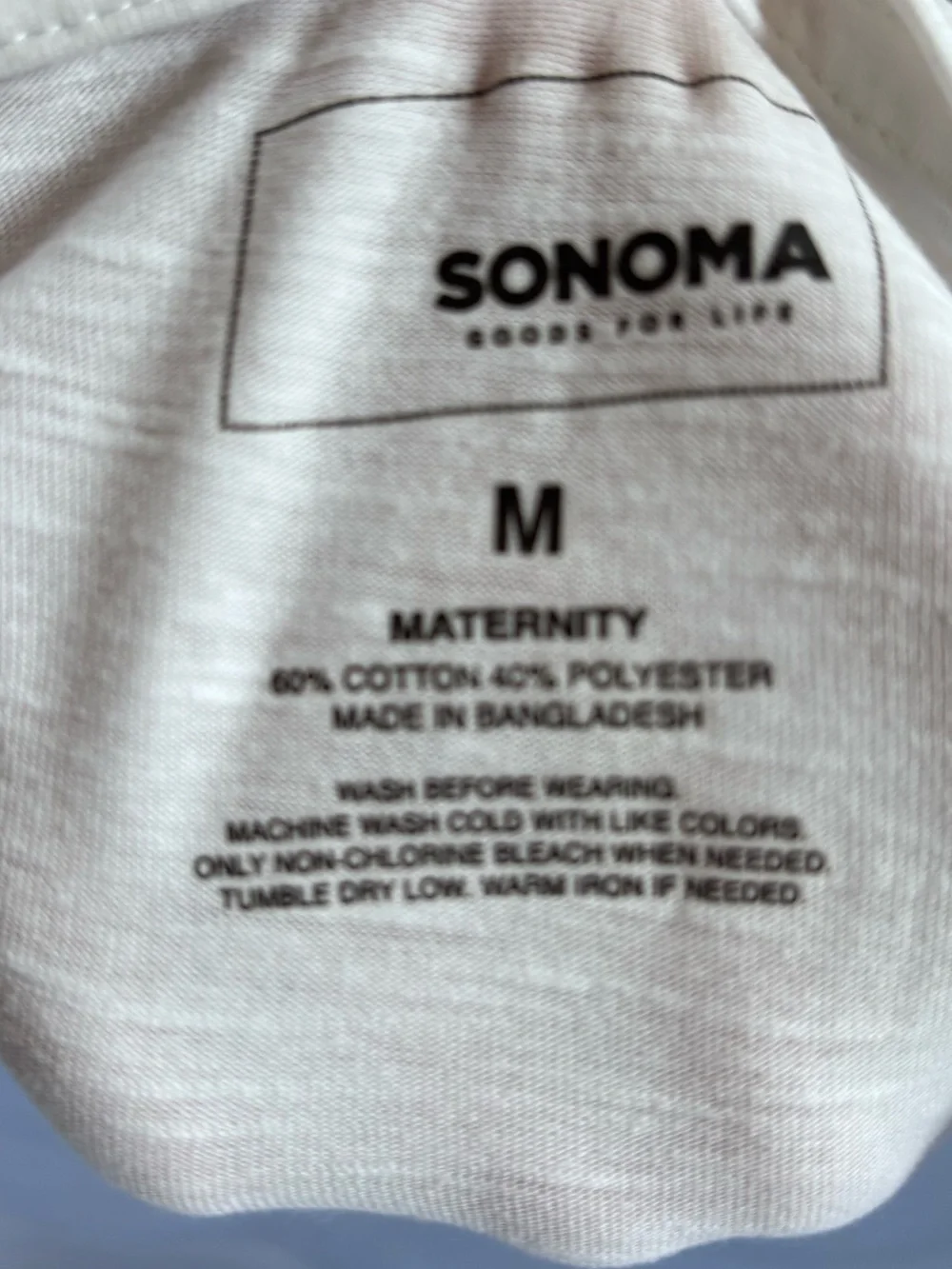 Maternity tee-white